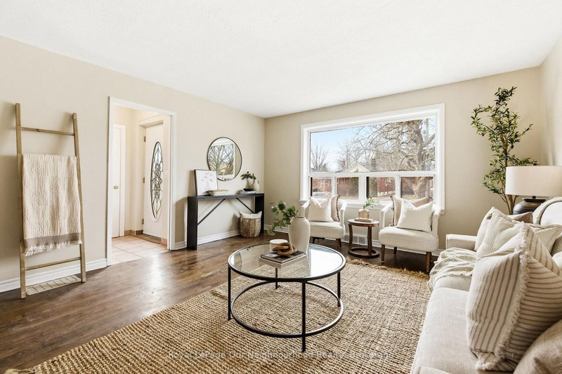 139 Central Pk Blvd S, Oshawa, L1H 5W6 | Image 2