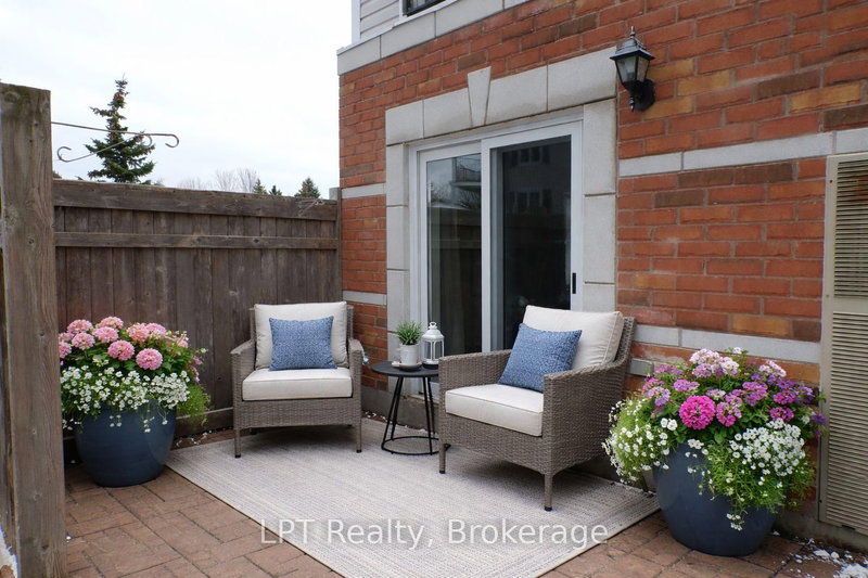 106 - 94 Aspen Springs Dr, Clarington, L1C 5N4 | Image 2