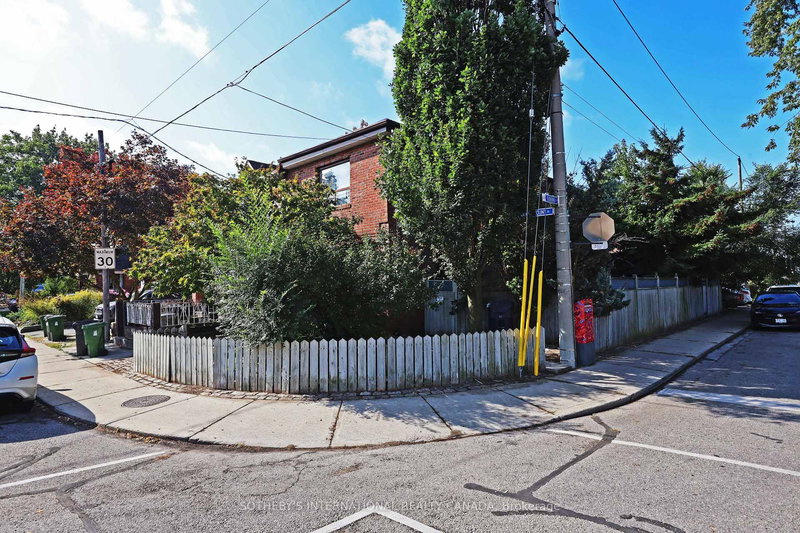 home for lease on Lower-212 Glebemount Avenue