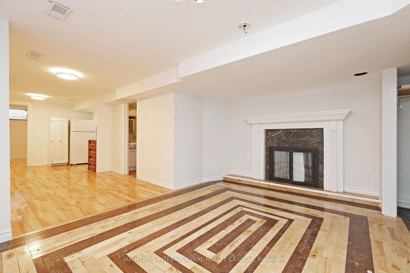 Lower - 212 Glebemount Ave, Toronto, M4C 3T1 | Image 3