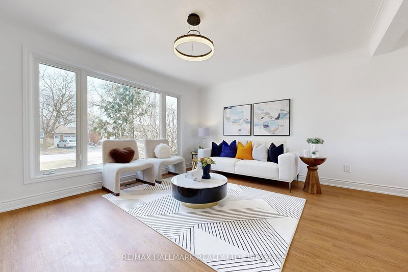 16 Marchington Circ, Toronto, M1R 3M4 | Image 2