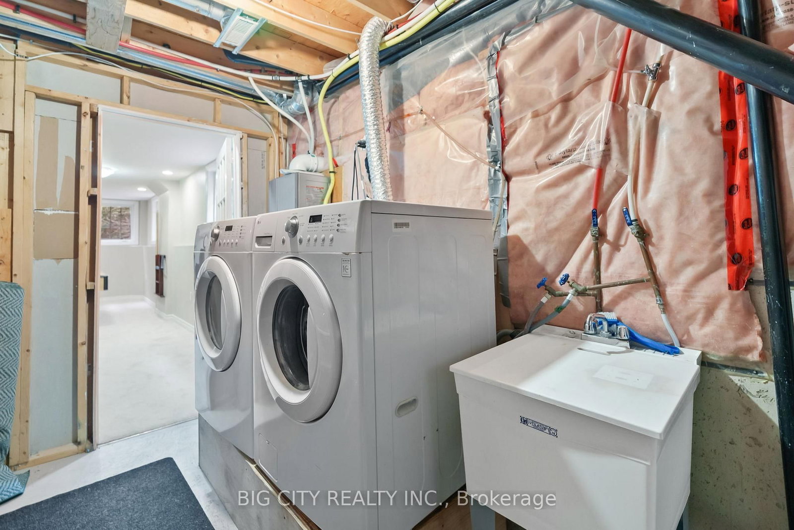 Townhouse for sale at 16 Amy Court, Whitby, Ontario, L1R 3N7 - Taunton North - MLS: E12926252