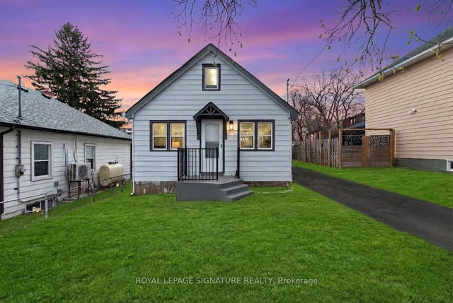 377 Adelaide Avenue W