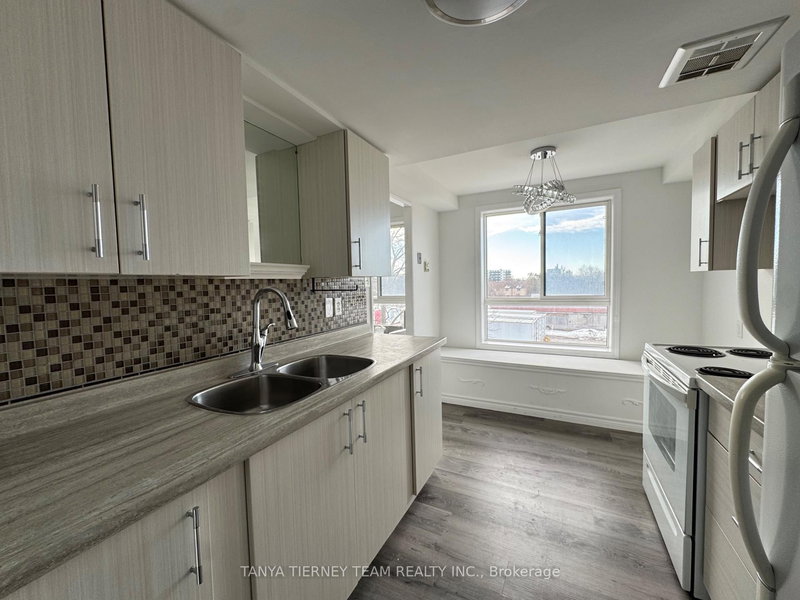 48 - 43 Taunton Rd, Oshawa, L1G 3T6 | Image 3