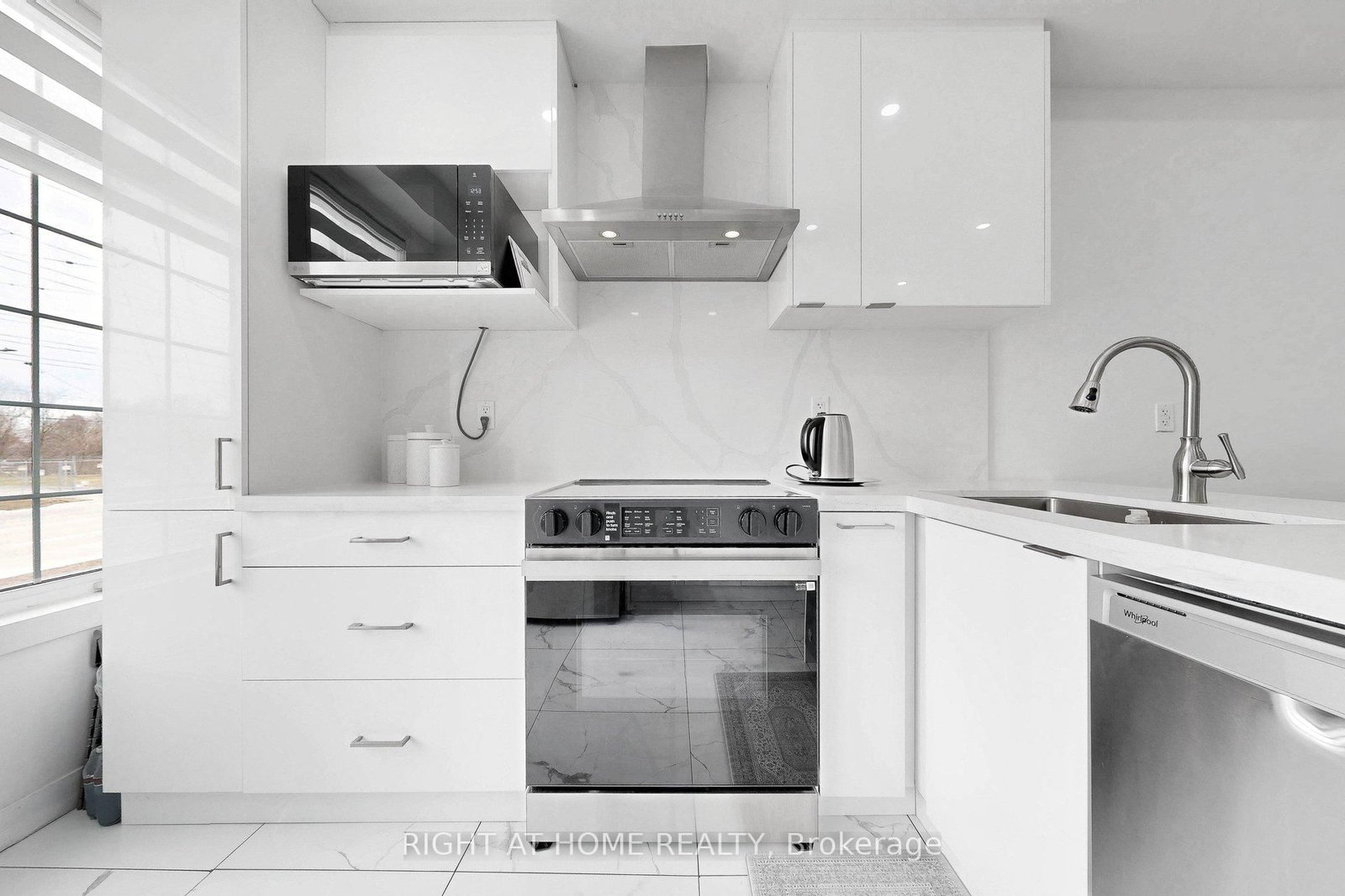 7 Selfridge Way - Photo 13