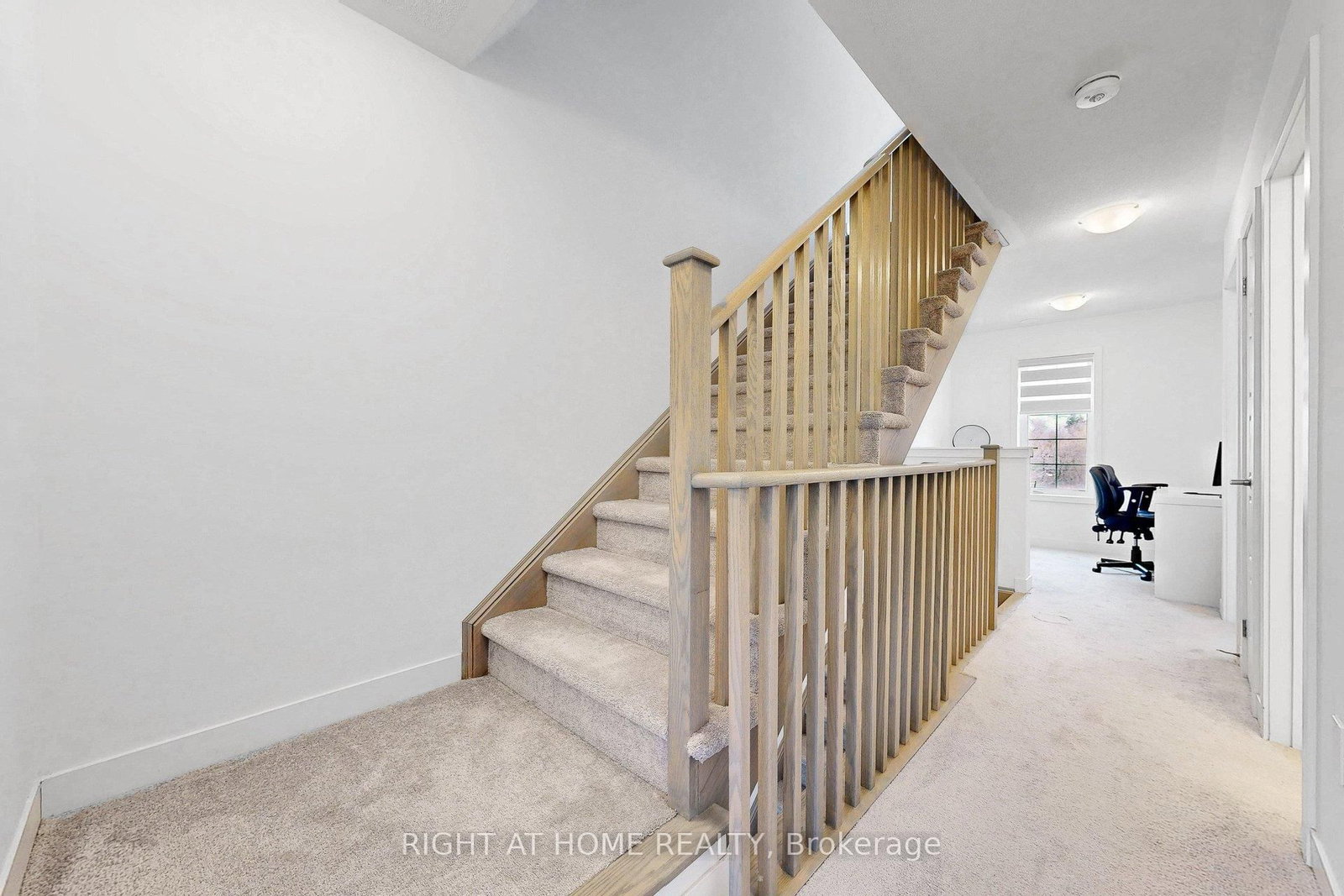 Townhouse for sale at 7 Selfridge Way, Whitby, Ontario, L1N 0N9 - Downtown Whitby - MLS: E12927012