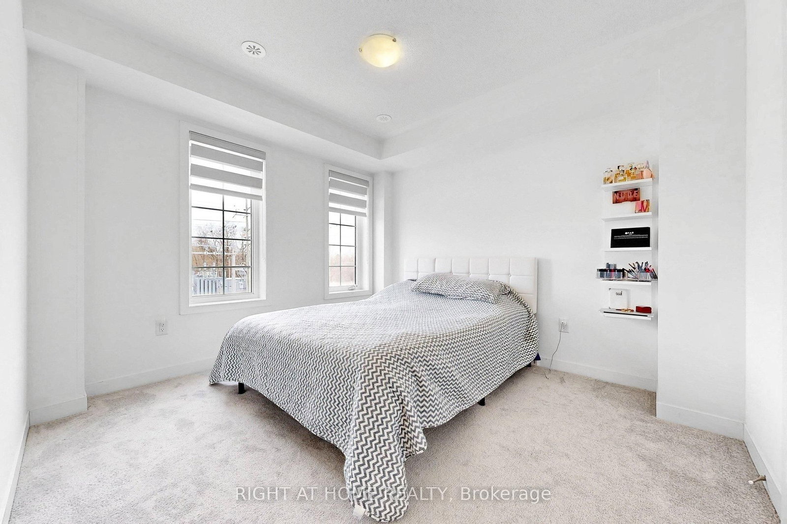 Townhouse for sale at 7 Selfridge Way, Whitby, Ontario, L1N 0N9 - Downtown Whitby - MLS: E12927012