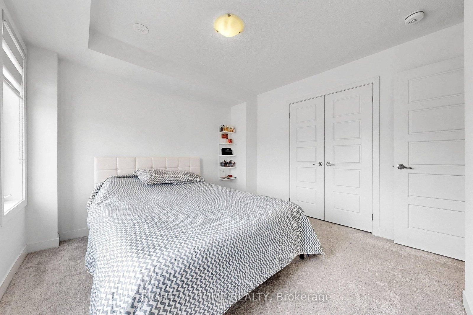 Townhouse for sale at 7 Selfridge Way, Whitby, Ontario, L1N 0N9 - Downtown Whitby - MLS: E12927012