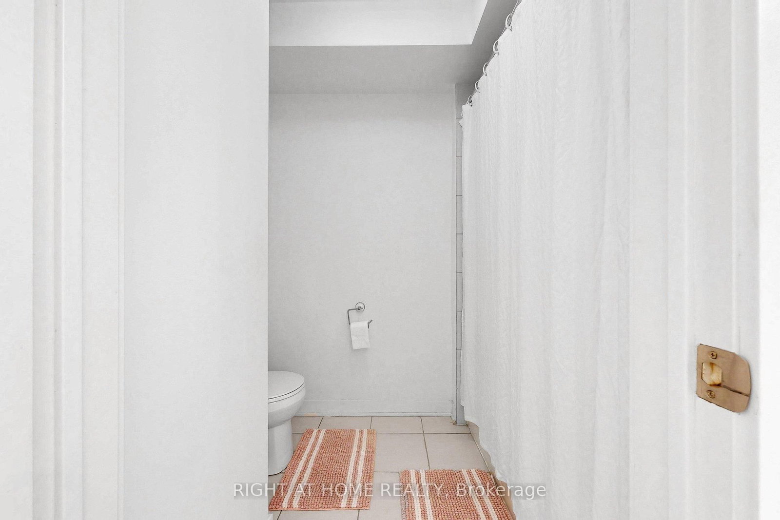 Townhouse for sale at 7 Selfridge Way, Whitby, Ontario, L1N 0N9 - Downtown Whitby - MLS: E12927012