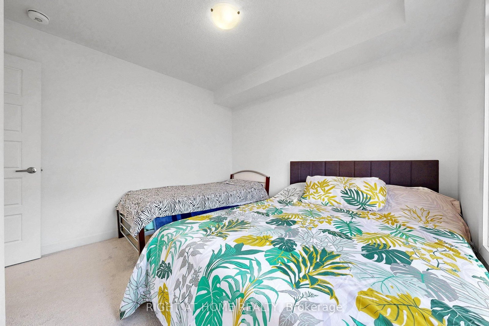 Townhouse for sale at 7 Selfridge Way, Whitby, Ontario, L1N 0N9 - Downtown Whitby - MLS: E12927012