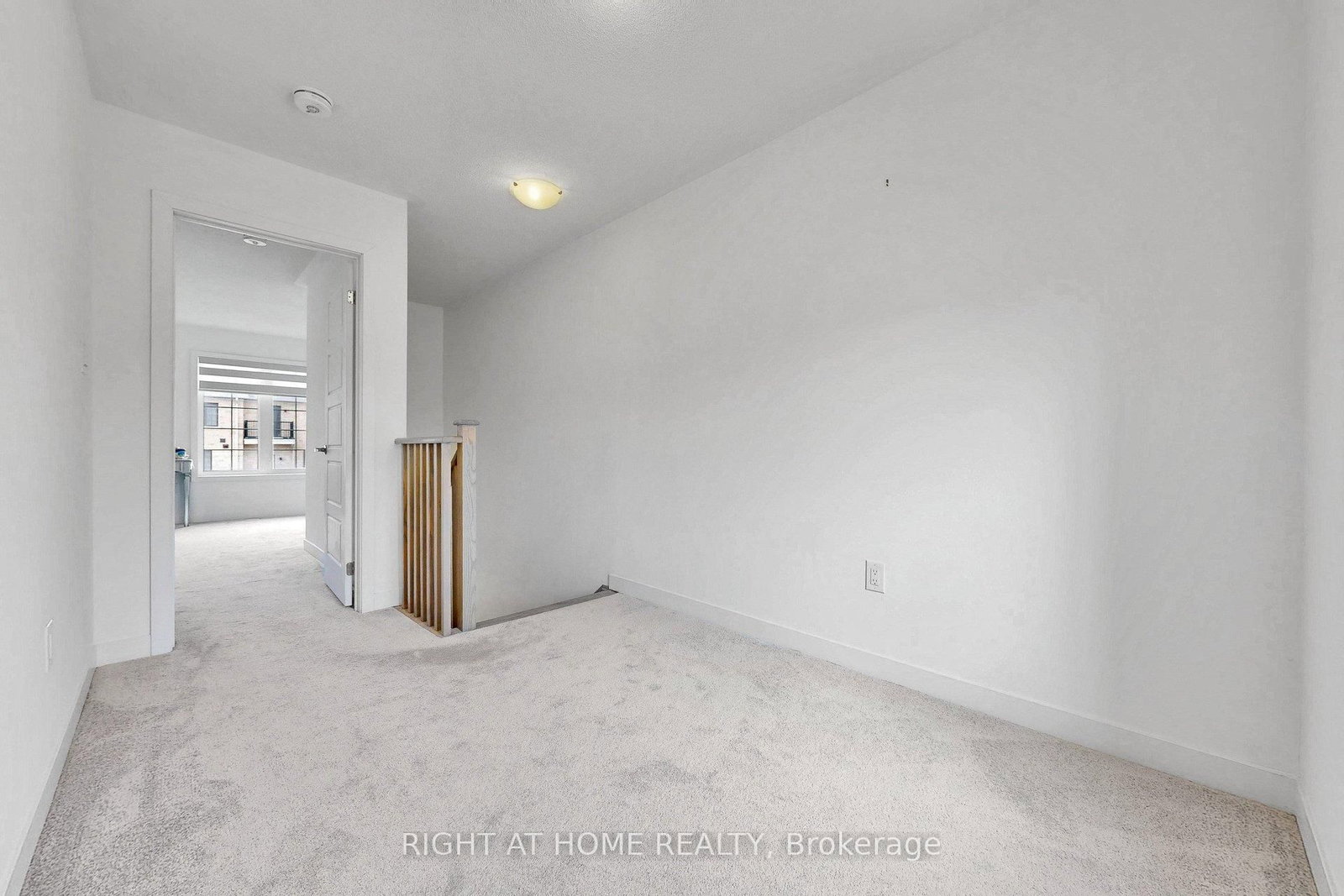 Townhouse for sale at 7 Selfridge Way, Whitby, Ontario, L1N 0N9 - Downtown Whitby - MLS: E12927012