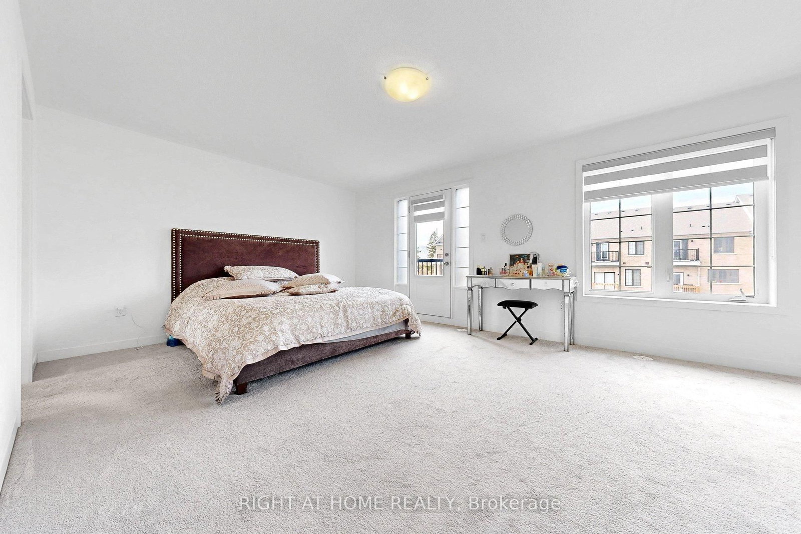 Townhouse for sale at 7 Selfridge Way, Whitby, Ontario, L1N 0N9 - Downtown Whitby - MLS: E12927012