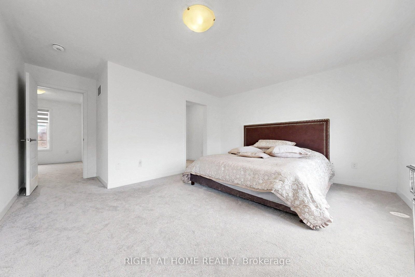 Townhouse for sale at 7 Selfridge Way, Whitby, Ontario, L1N 0N9 - Downtown Whitby - MLS: E12927012