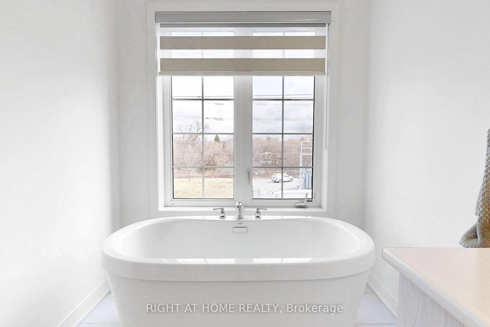 Townhouse for sale at 7 Selfridge Way, Whitby, Ontario, L1N 0N9 - Downtown Whitby - MLS: E12927012