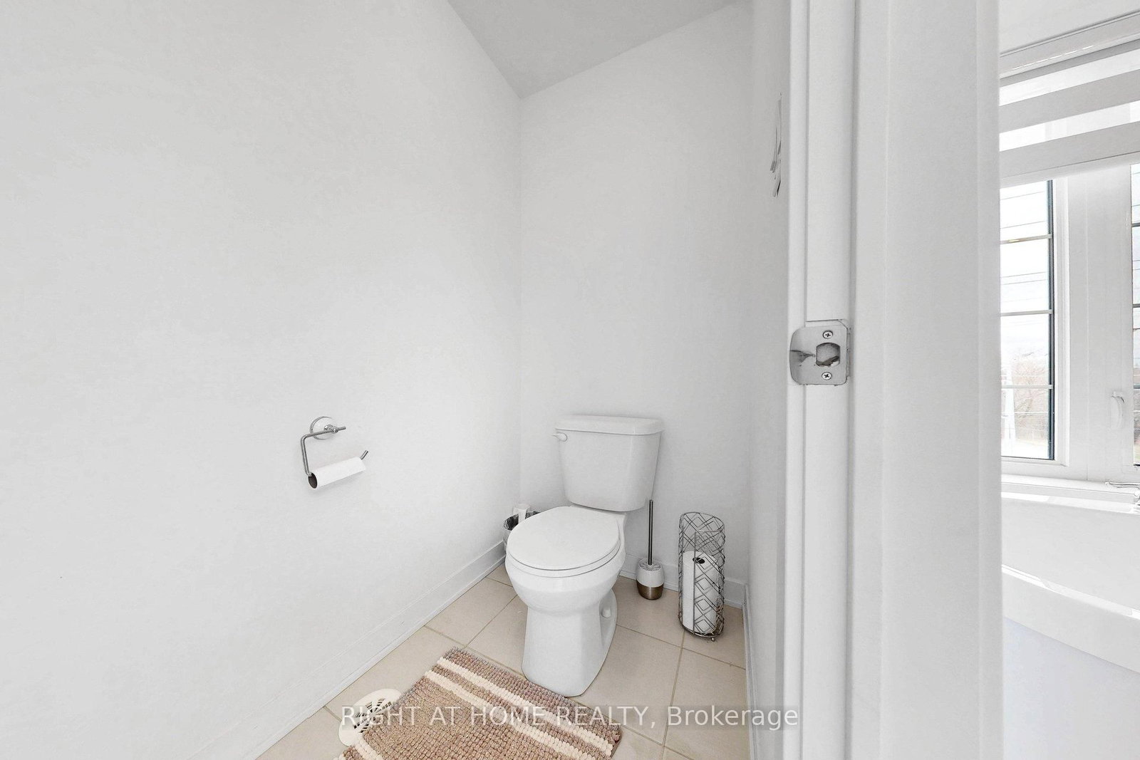 Townhouse for sale at 7 Selfridge Way, Whitby, Ontario, L1N 0N9 - Downtown Whitby - MLS: E12927012