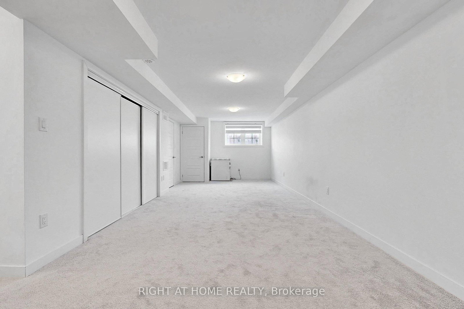 Townhouse for sale at 7 Selfridge Way, Whitby, Ontario, L1N 0N9 - Downtown Whitby - MLS: E12927012