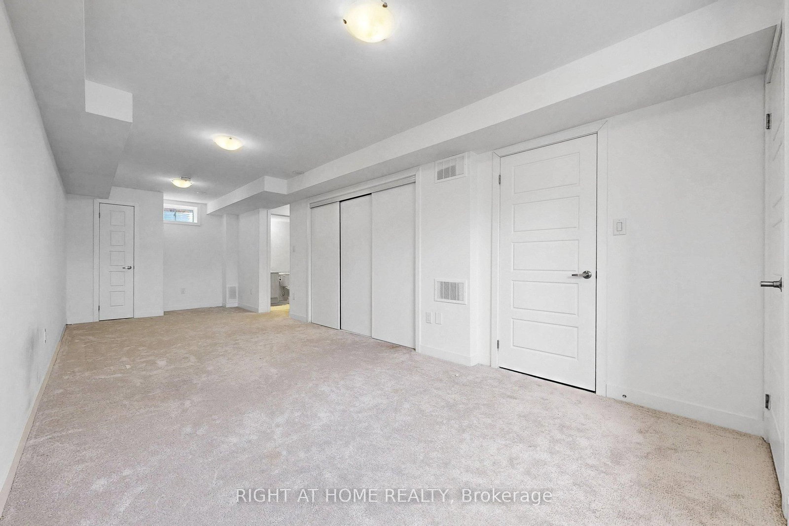 Townhouse for sale at 7 Selfridge Way, Whitby, Ontario, L1N 0N9 - Downtown Whitby - MLS: E12927012