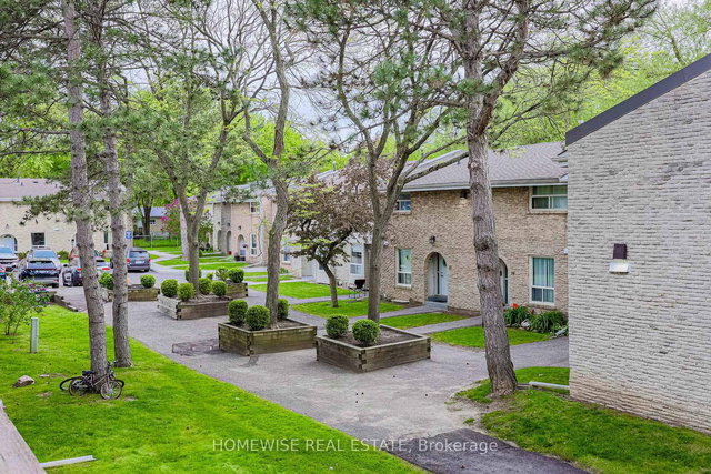 18 - 560 Waverly Street N