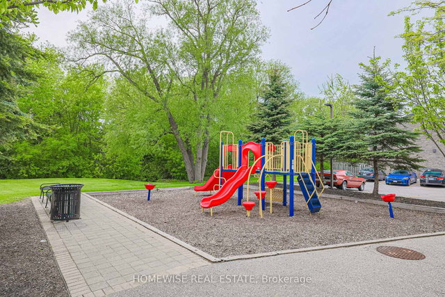 18 - 560 Waverly Street N