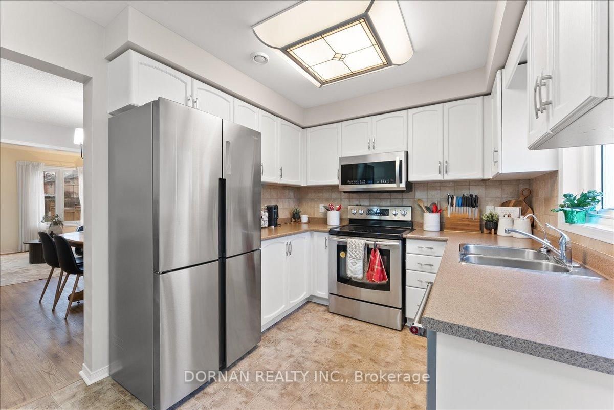 Detached House for sale at 3 Bancroft Crescent, Whitby, Ontario, L1R 2E6 - Williamsburg - MLS: E12927578