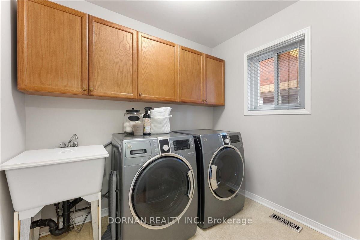 Detached House for sale at 3 Bancroft Crescent, Whitby, Ontario, L1R 2E6 - Williamsburg - MLS: E12927578