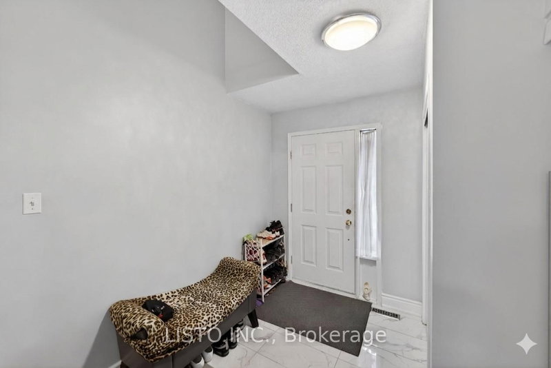 106 Timber Mill Ave N, Whitby, L1R 2H4 | Image 3