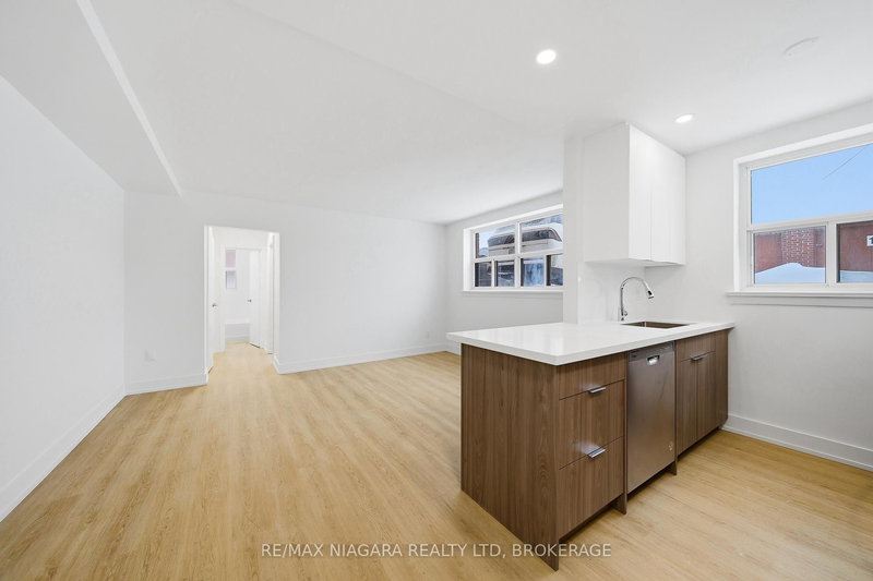 Unit B - 993 O'connor Dr, Toronto, M4B 2T1 | Image 2