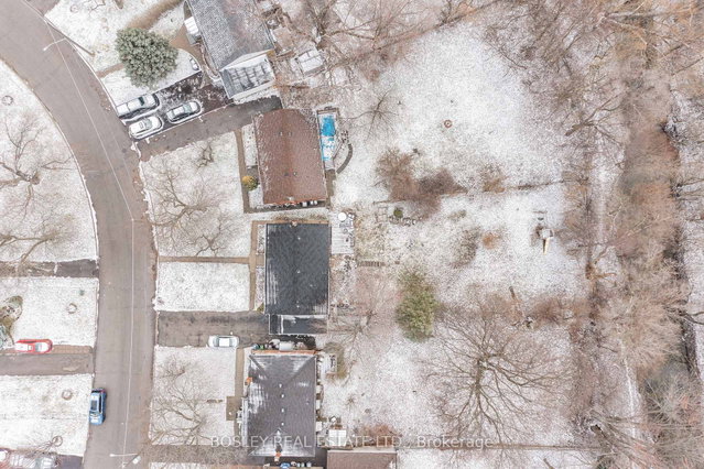 22 Hopecrest Crescent
