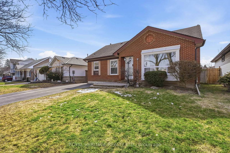 148 Guthrie Cres, Whitby, L1P 1A8 | Image 3