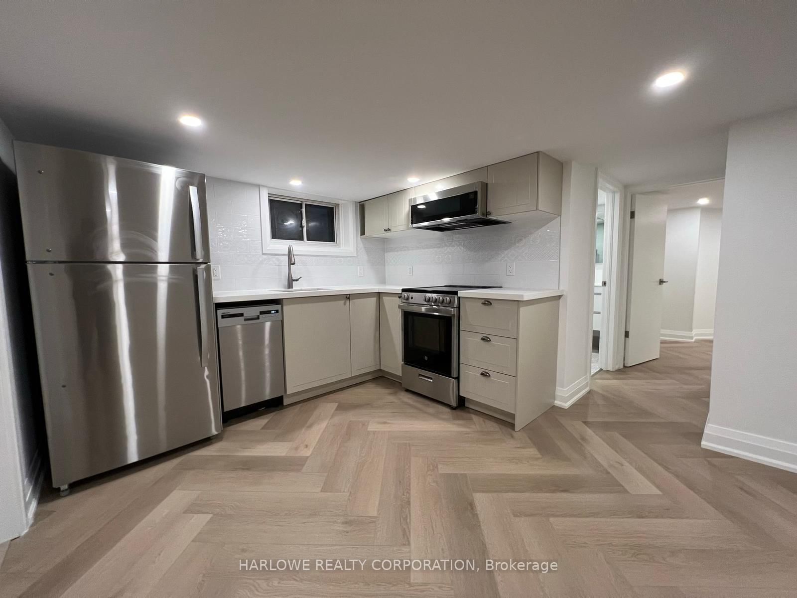 146 Rhodes Avenue, Unit Bsmt - Photo 3