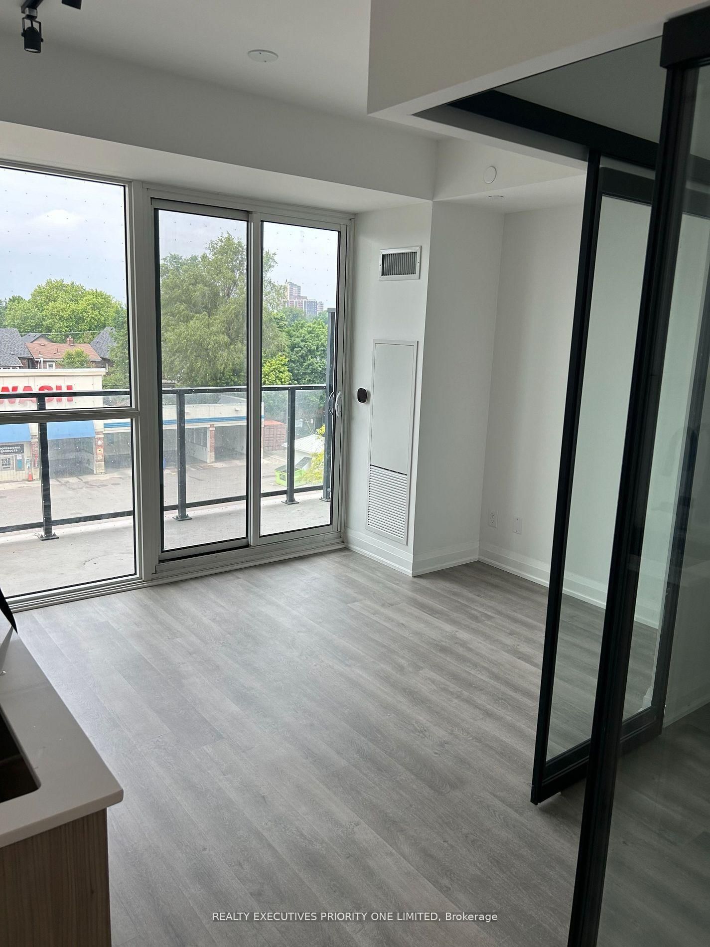 Condo for lease at 407-2369 Danforth Avenue, Toronto, Ontario, M4C 0B1 - East End-Danforth - MLS: E12931160