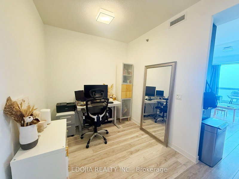 2113 - 195 Bonis Ave, Toronto, M1T 3W6 | Image 2