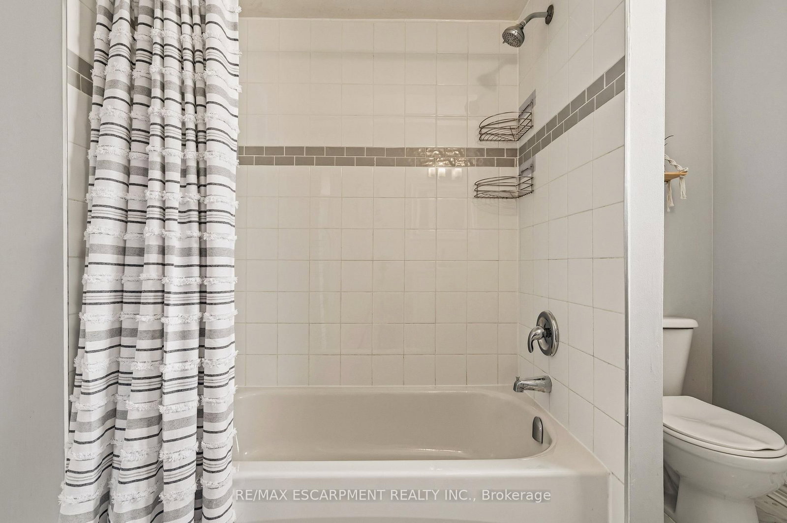 Detached House for sale at 777 Hillcrest Road, Pickering, Ontario, L1W 2P5 - West Shore - MLS: E12931700