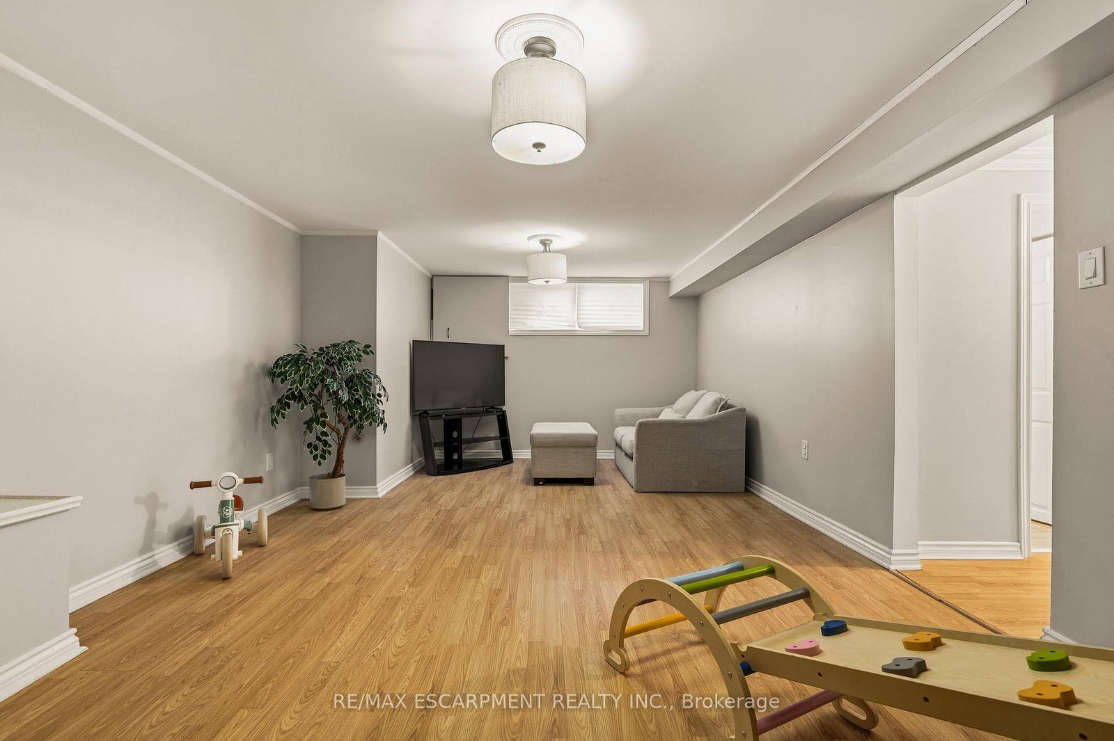 Detached House for sale at 777 Hillcrest Road, Pickering, Ontario, L1W 2P5 - West Shore - MLS: E12931700