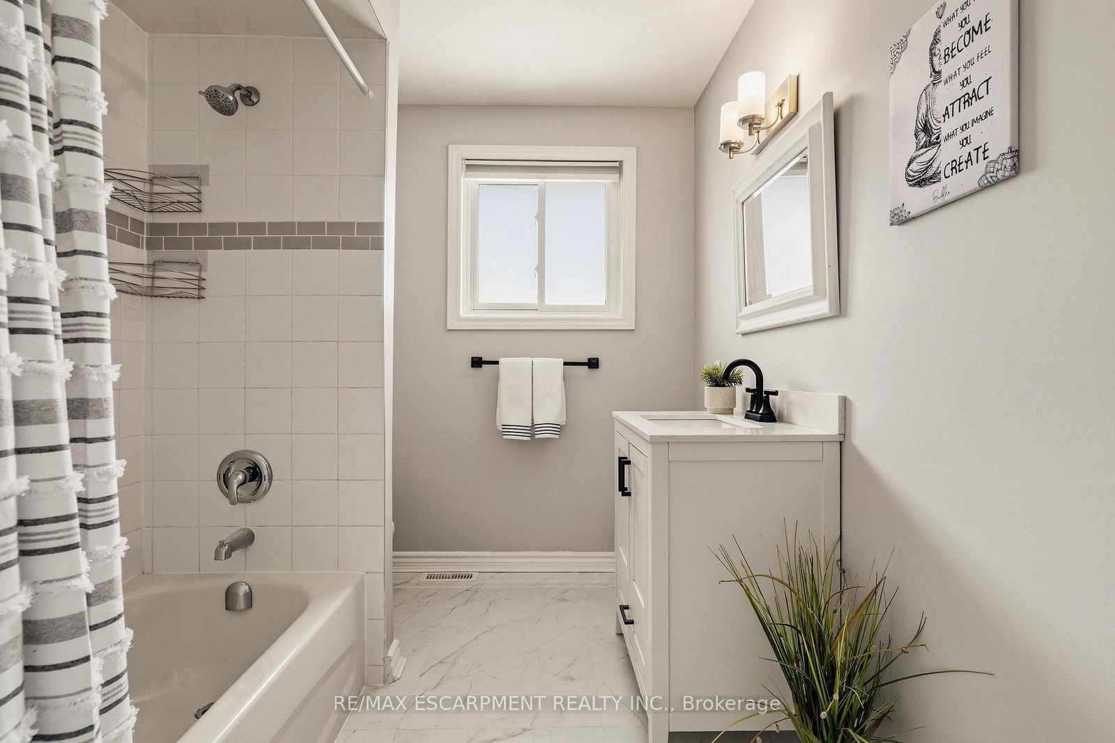 Detached House for sale at 777 Hillcrest Road, Pickering, Ontario, L1W 2P5 - West Shore - MLS: E12931700