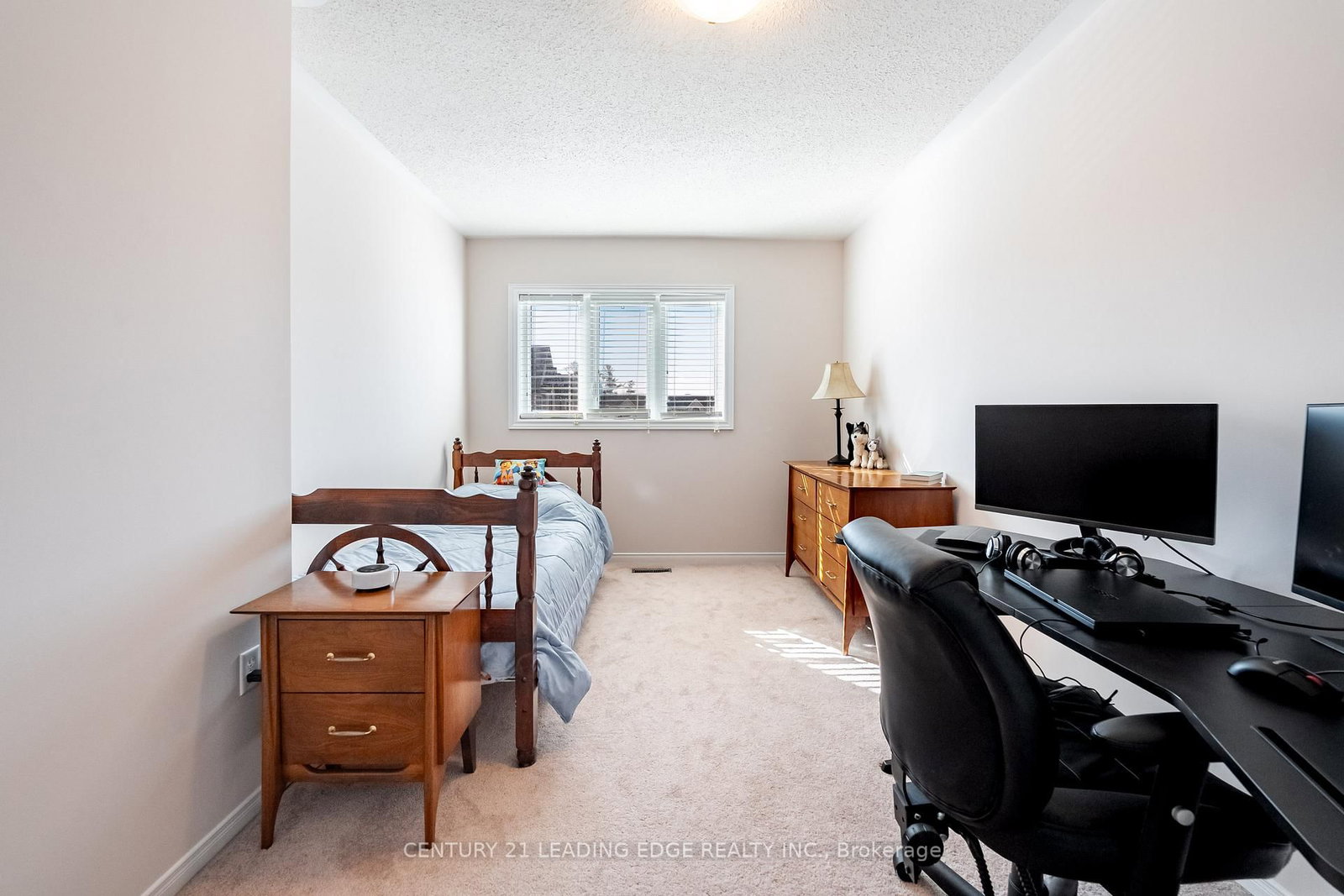 Townhouse for sale at 308 SPARROW Circle, Pickering, Ontario, L1V 6Y3 - Highbush - MLS: E12931896