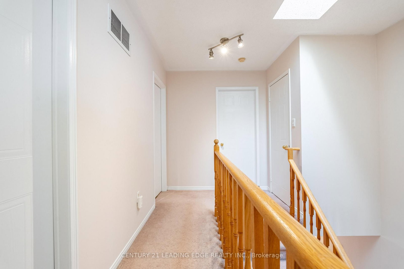 Townhouse for sale at 308 SPARROW Circle, Pickering, Ontario, L1V 6Y3 - Highbush - MLS: E12931896