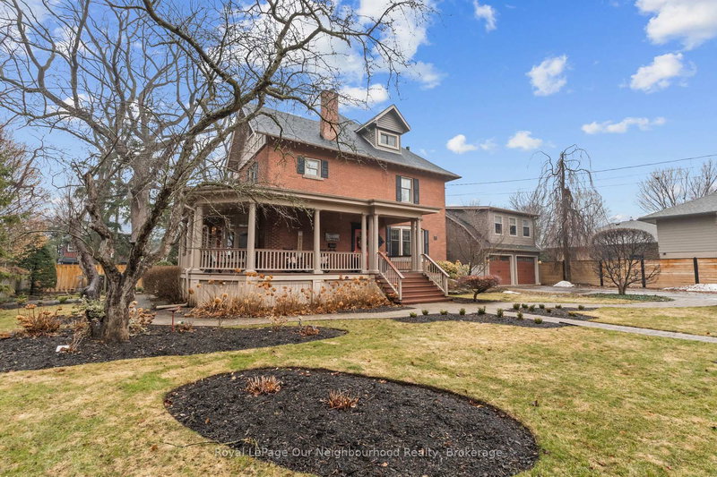 305 Trent St W, Whitby, L1N 1M3 | Image 2