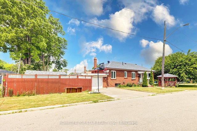 40 Lombardy Crescent