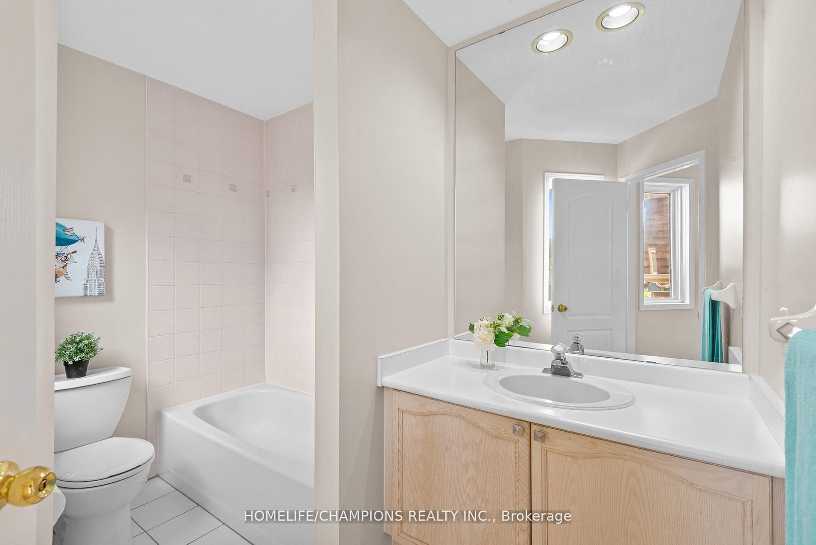 Detached House for sale at 104 Secord Street, Pickering, Ontario, L1V 6V6 - Highbush - MLS: E12932322