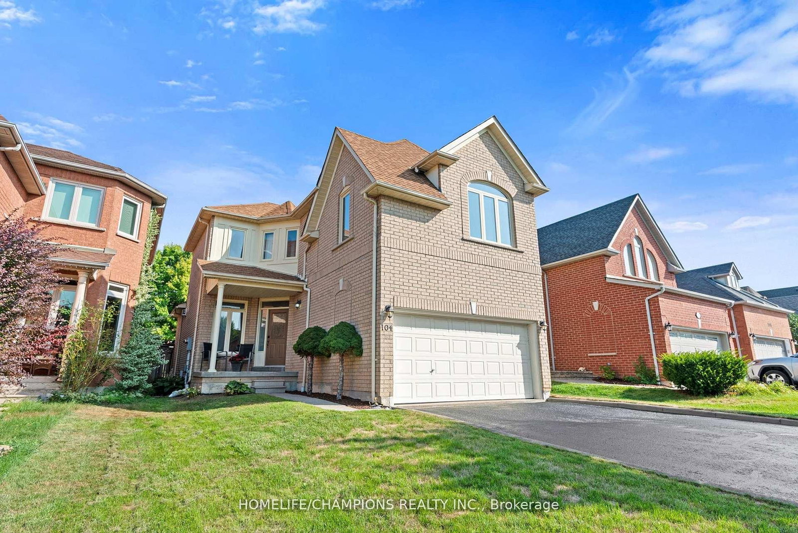 Detached House for sale at 104 Secord Street, Pickering, Ontario, L1V 6V6 - Highbush - MLS: E12932322