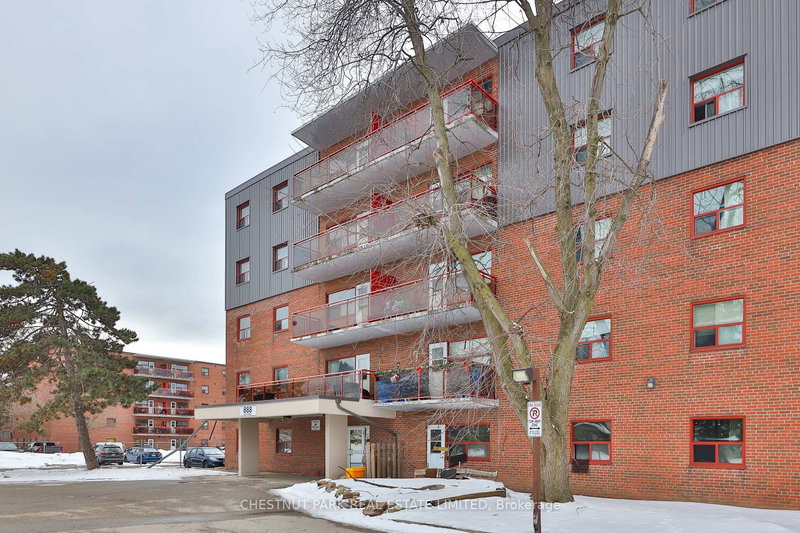 home for lease on 319-888 Glen Street