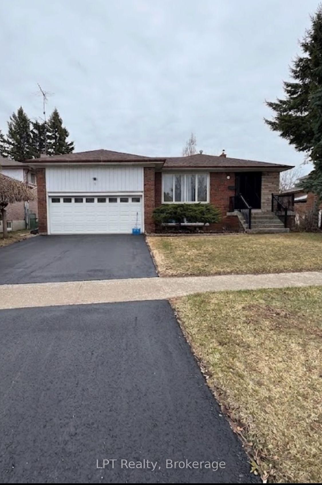 Detached House for sale at 7 Briarbluff Avenue, Toronto, Ontario, M1E 3H2 - West Hill - MLS: E12932978