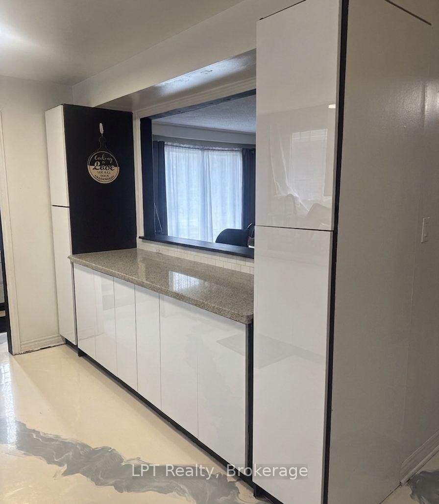 Detached House for sale at 7 Briarbluff Avenue, Toronto, Ontario, M1E 3H2 - West Hill - MLS: E12932978