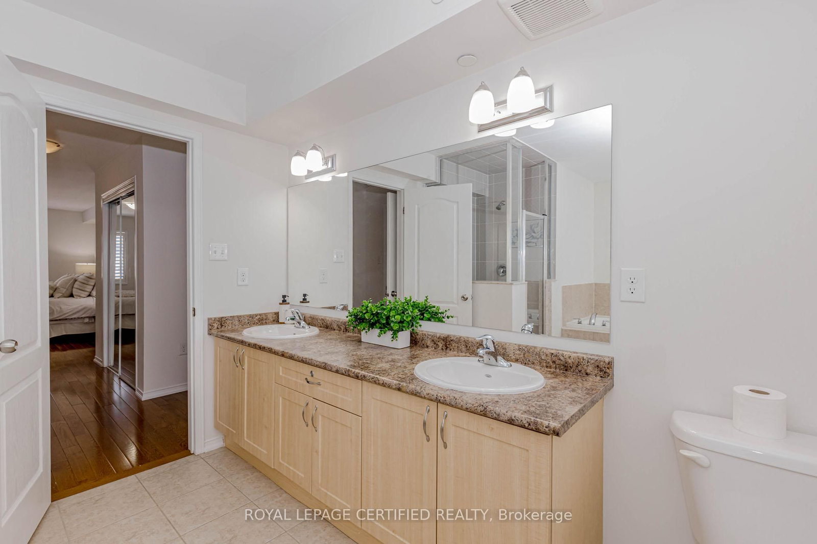 Townhouse for sale at 91 Aquatic Ballet Path, Oshawa, Ontario, L1L 0K6 - Windfields - MLS: E12933094