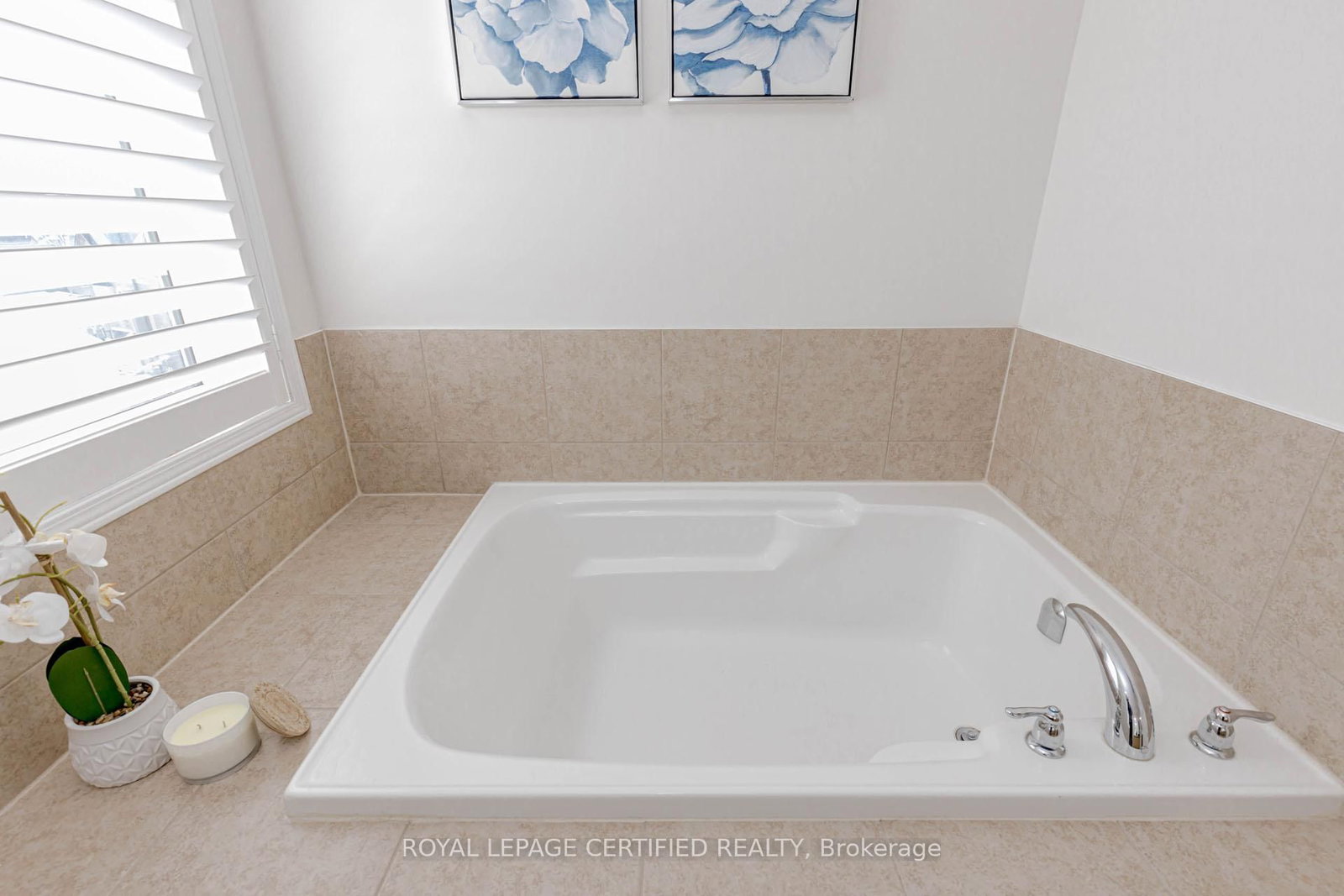 Townhouse for sale at 91 Aquatic Ballet Path, Oshawa, Ontario, L1L 0K6 - Windfields - MLS: E12933094