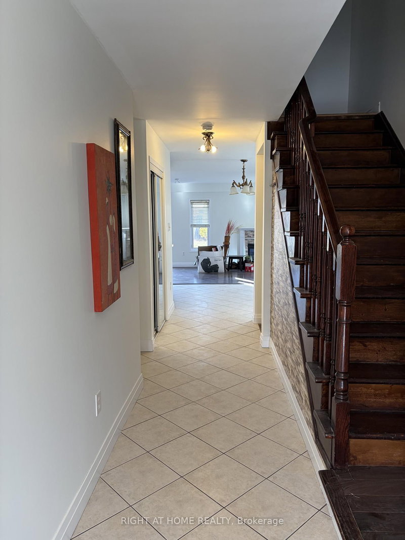 134 Fencerow Dr, Whitby, L1R 3N5 | Image 2