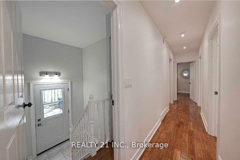 812 Sanok Dr, Pickering, L1W 2P9 | Image 3