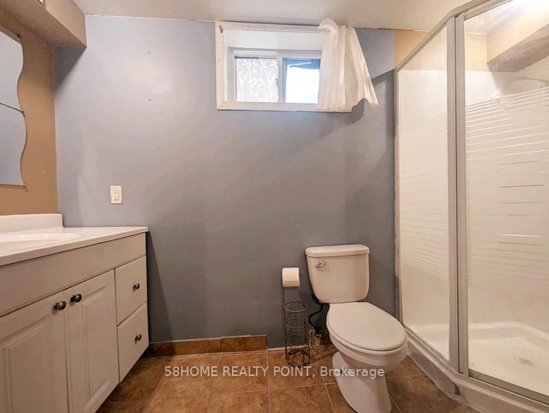 Detached House for lease at 201 Burns Street, Whitby, Ontario, L1N 6G5 - Downtown Whitby - MLS: E12933418