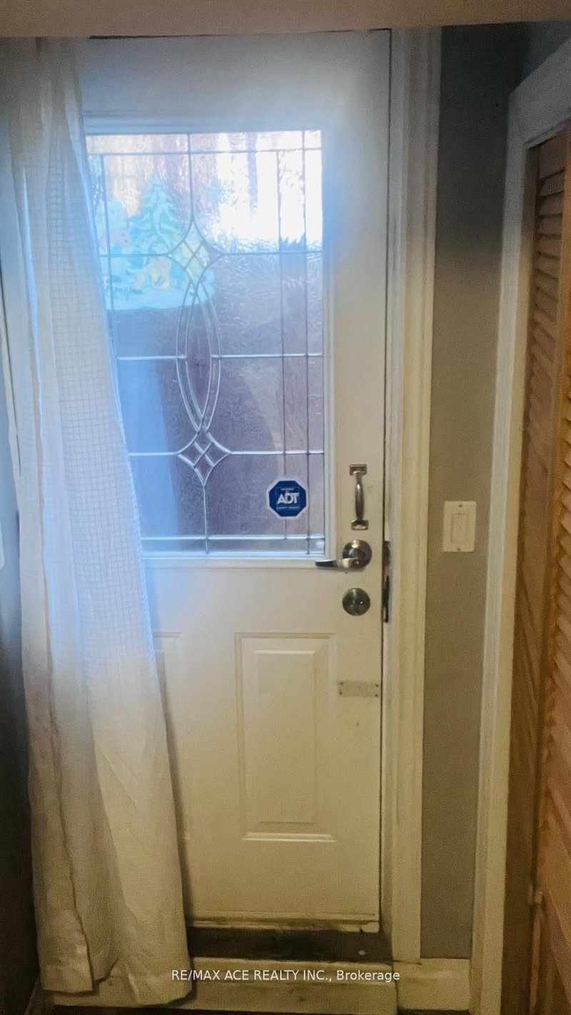 Bsmt - 36 Murray Ave, Toronto, M1S 2A2 | Image 2